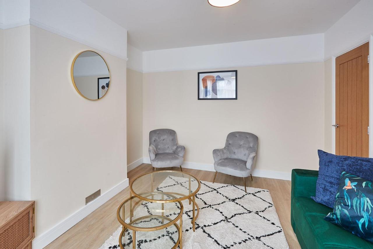 Elfleda - Modern 5 Bedroom House With Parking * Cambridge